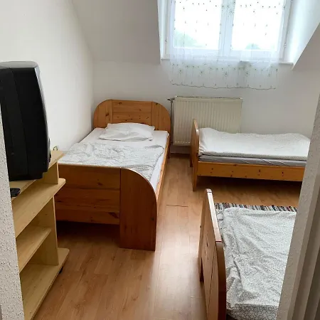 Negy Fenyo Panzio Gasthof Kaposvár